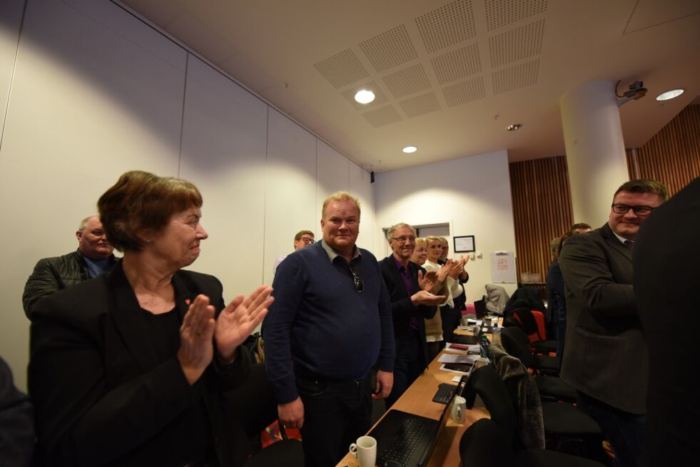 Bjørn Inge Mo fra Kåfjord i Troms topper lista for Arbeiderpartiet i Troms og Finnmark til fylkestingsvalget. Her velges han med akklamasjon.
 Foto: Lars Birger Persen