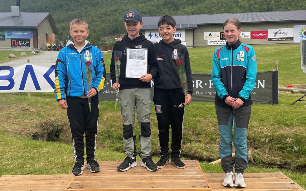 Eirik (til venstre) kom på 2. plass på både bane og felt.
 Foto: Camilla Porsanger