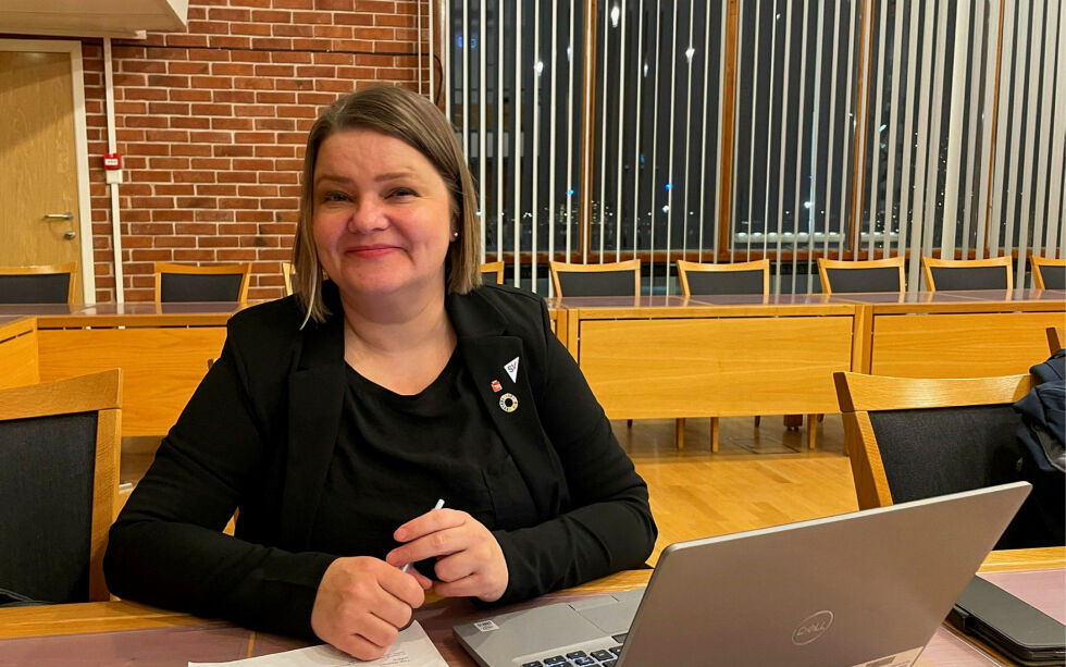 – Hvis vi ikke får ned punktutslippet på Melkøya kommer ikke Hammerfest kommune til å nå sine mål om klimagassutslipp, er varaordfører Elisabeth Rønning (SV) sin bekymring når det gjelder Hammerfest kommune sin klima- og miljøplan som snart skal vedtas.
 Foto: Cecilie Ditløvsen