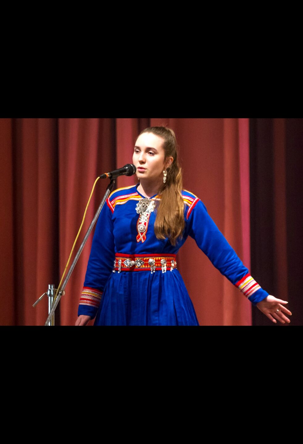 Emma Elliane Oskal Valkeapää er en del av Sami Stage Lag under årets Varangerfestival, og gjennom det med på det nord-norske talentprogrammet.
 Foto: Arkiv: pressefoto
