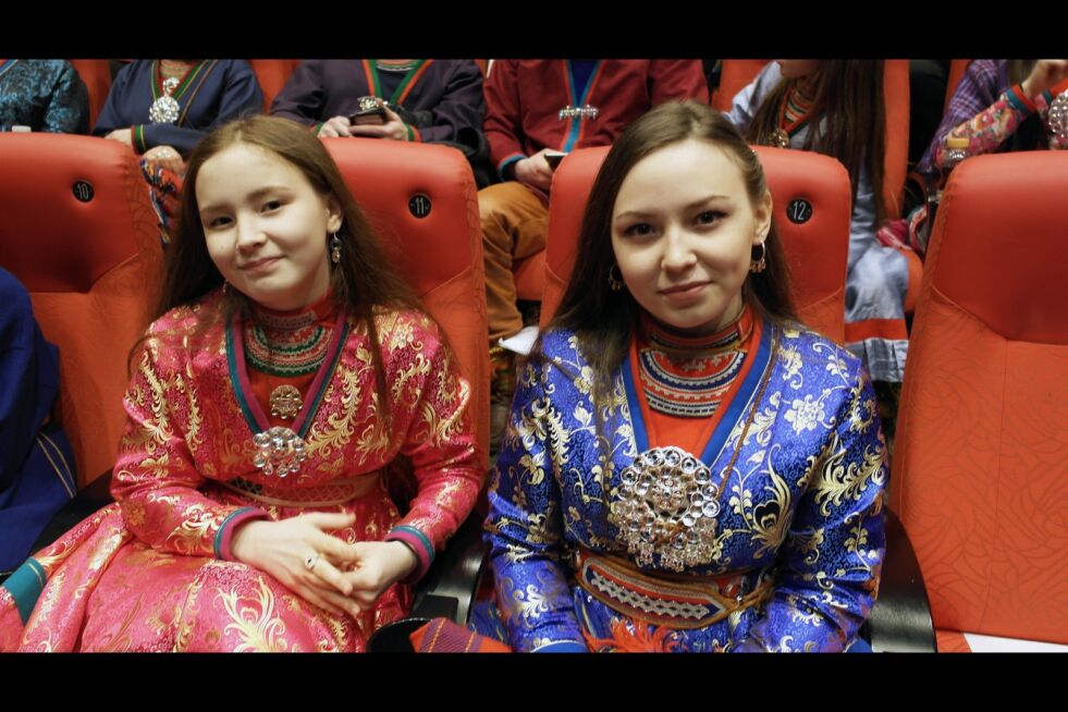 Mia Sparrok og Lene Cecilia Sparrok har vært i Strasbourg og hentet en ny filmpris. De utnyttet tida de fikk foran EUs politikere godt. Bildet er fra filmens norske premiere, i Trondheim 5. februar i år.
 Foto: Steinar Solaas