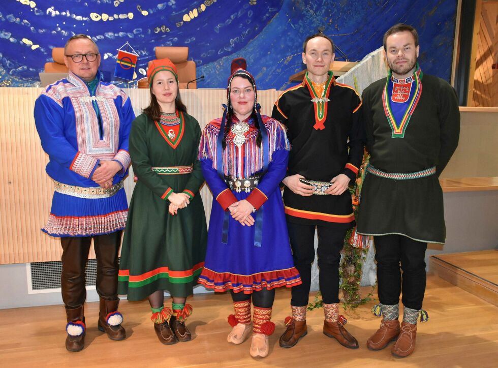 Beaiveálgu-rådet består av Hans Ole Eira (Sp), Maja Kristine Jåma (NSR), president Silje Karine Muotka (NSR), Runar Myrnes Balto (NSR) og Mikkel Eskil Mikkelsen (NSR).
 Foto: Åse M. Pulk/Sametinget