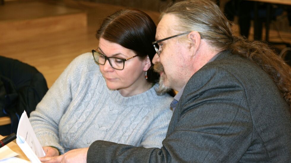 I oljeutvinningssammenheng er i alle fall avstanden stor mellom Venstres Trine Noodt og Sps Kurt Wikan.
 Foto: Bjørn Hildonen