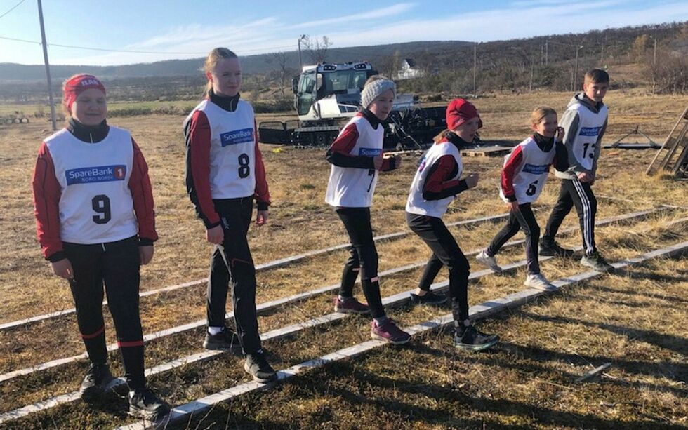 De yngste løp en distanse på 750 meter i terrenget ved skistadion i Nesseby.
BEGGE FOTO: IL ILAR