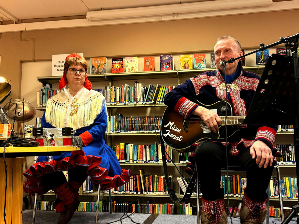 Det ble sang og joik av Isak Samuel Hætta og Kirsten Ravna Sara.
 Foto: Oskar Melkeraaen Aas