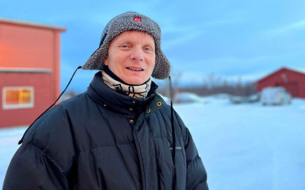 Alf bidrar til at fattige barn får skolegang