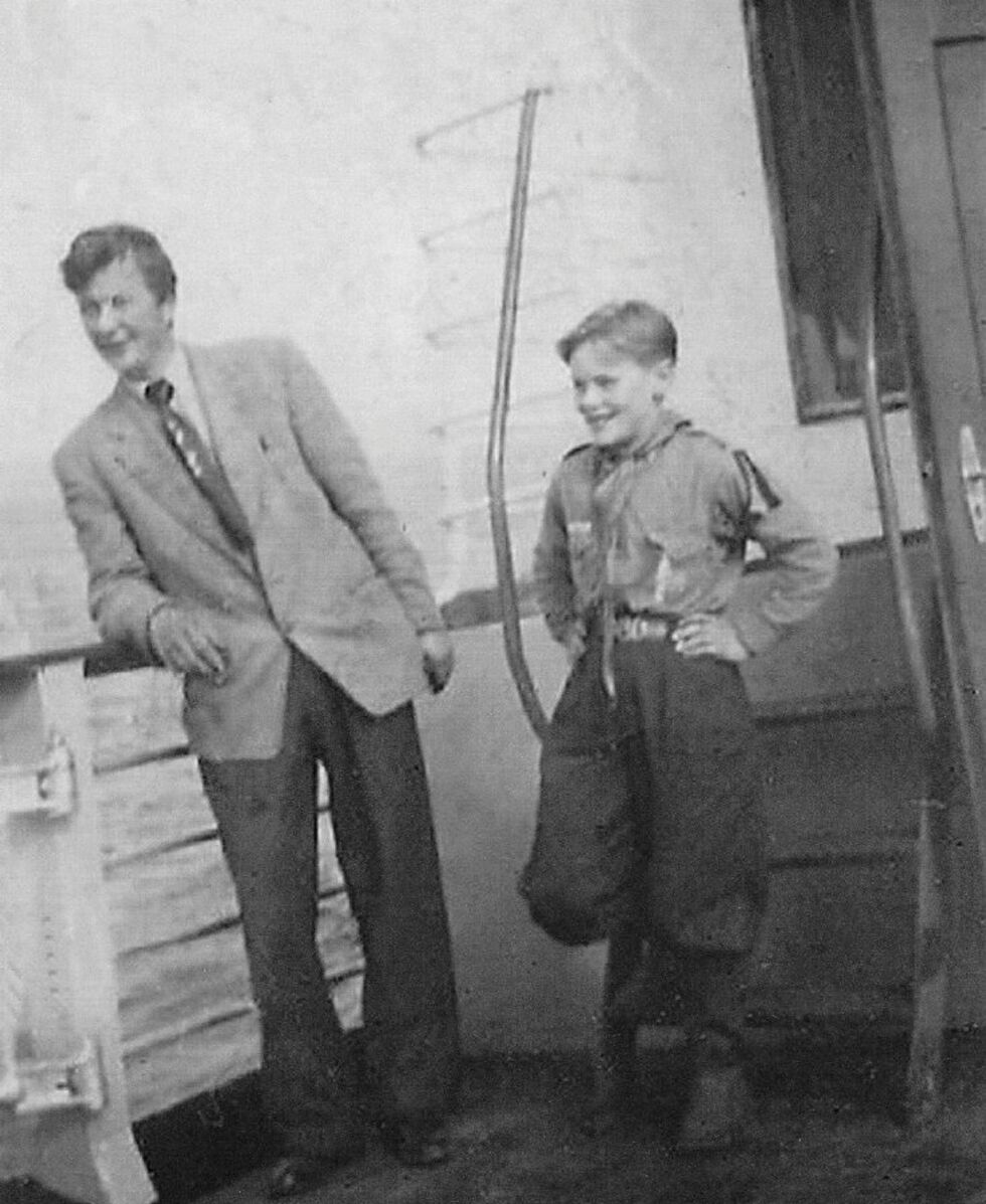 Om bord på lokalruteskipet «Sørøy», Erik Norman og Arvid. Foto: Arvid Petterson og Knut Berntsen