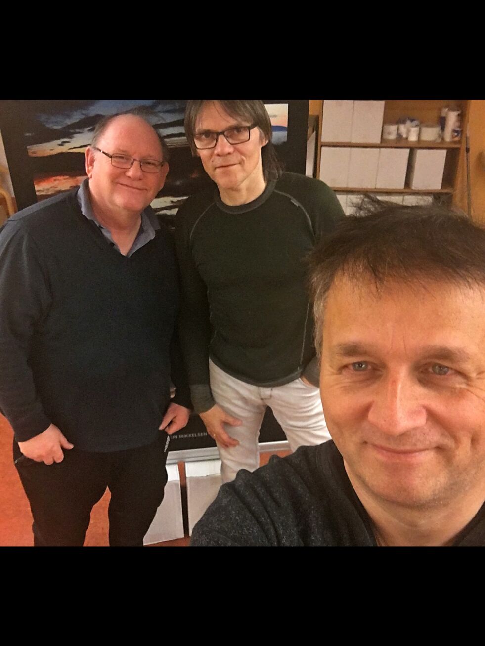 Porsanger-trioen Anstein Mikkelsen, Kjell Ivar Olsen og Svein Sjøveian satser.
 Foto: Arctic Publishing