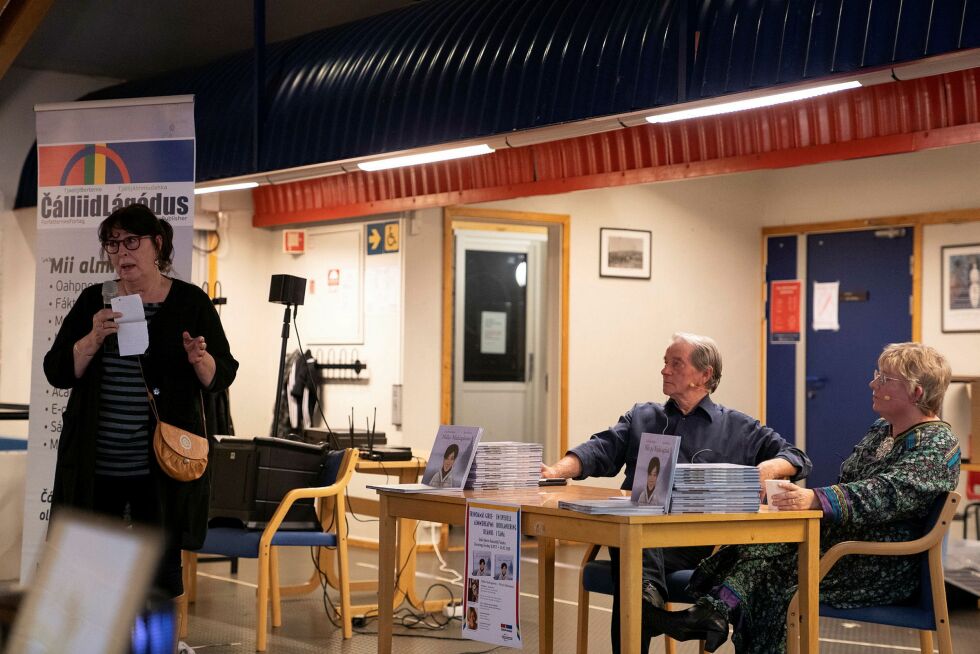 Sissel Næss virket tilfreds med sluttresultatet av boka.
 Foto: Therese Norman Andersen