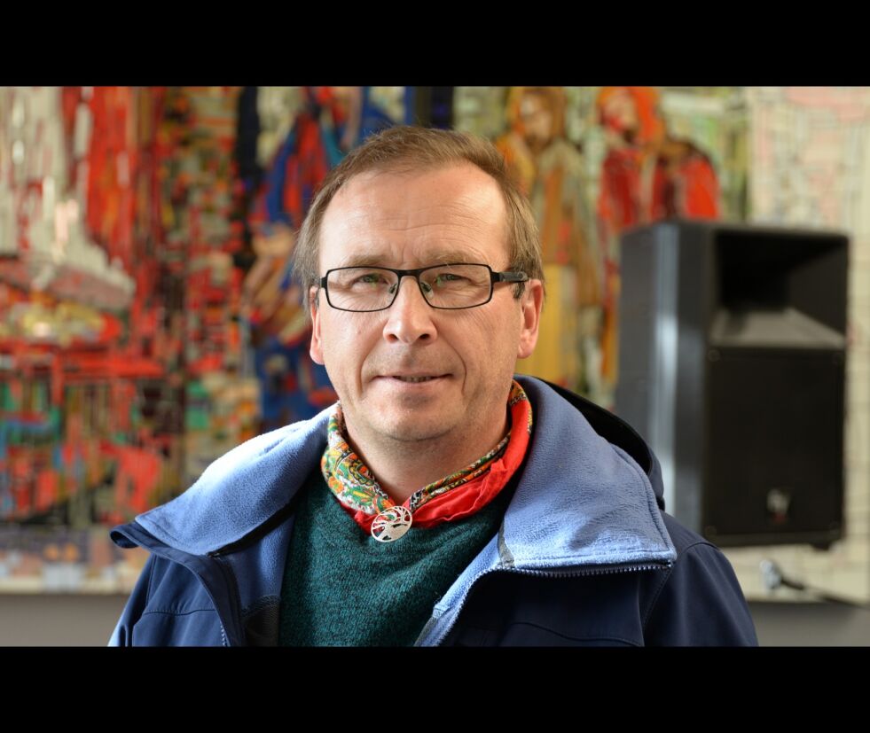 Leder for Voengelh–Njaarke reinbeitedistrikt, Nils Johan Kappfjell, er lettet og ettertenksom etter avgjørelsen i regjeringa.
 Foto: Steinar Solaas