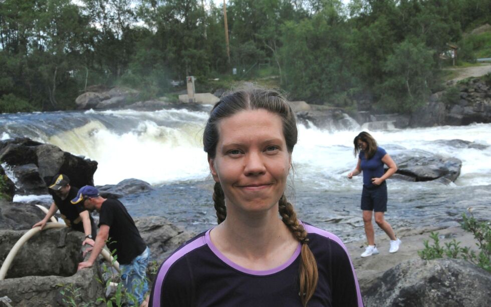 Laura Olsén-Ljetoff skal i år og neste år jobbe med å dokumentere tradisjonelle skoltesamiske fiskemetoder i bokform og på film. Alle foto: Hallgeir Henriksen