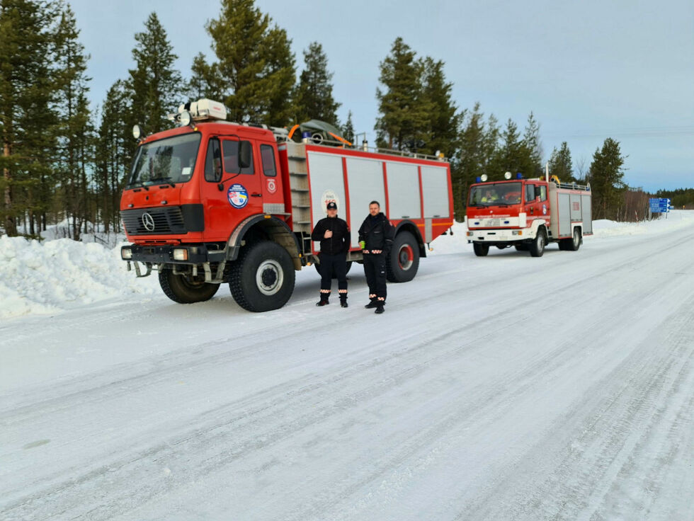 Ved Kaamanen møttes brannbilene fra Vadsø og Kirkenes, før de kjørte til Haparanda og den første overnattinga.
 Foto: Ørjan Rasmussen