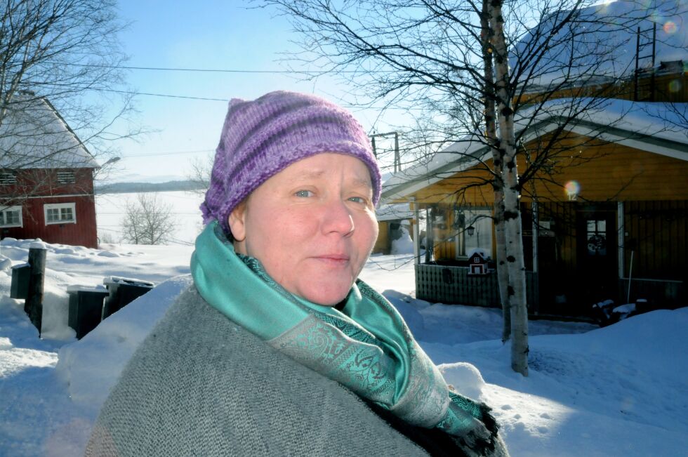 Synnøve Thucker mener verken Forsvaret eller politiet viser vanlig folkeskikk når de bruker hennes eiendom på Bratli, sommer og vinter, uten å spørre henne om lov.
 Foto: Halllgeir Henriksen