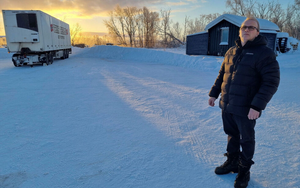 Jan Roger Opdahl (bildet) og broren Leif Gunnar Opdahl har engasjert advokat i saken om etablering av trafikknutepunkt. Advokaten har nå stilt spørsmål ved habiliteten til teknisk sjef i kommunen i den videre behandlingen av saken.