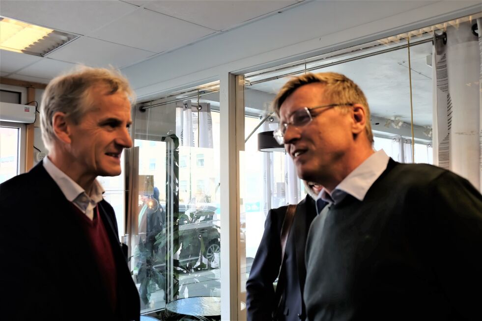 Vardø-ordfører Robert Jensen (til høyre) sa det han mente om Listhaugs besøk i Vardø, noe Jonas Gahr Støre satte pris på.
 Foto: Bjørn Hildonen