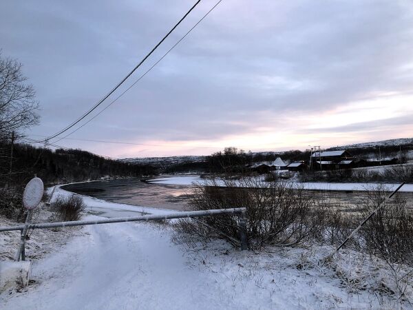 Snart isbru over Neidenelva