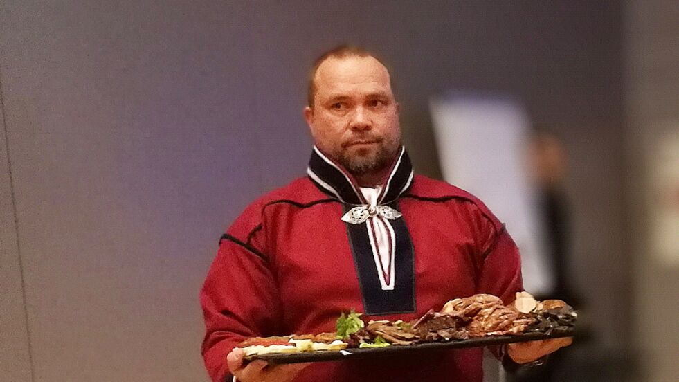 Daglig leder i Finnmark Rein, Are Smuk Figved, har trukket seg fra markedsutvalget for reinkjøtt. Han begrunner det med manglende tillit til leder John Anders Lifjell.
 Foto: Erik Brenli (arkiv)