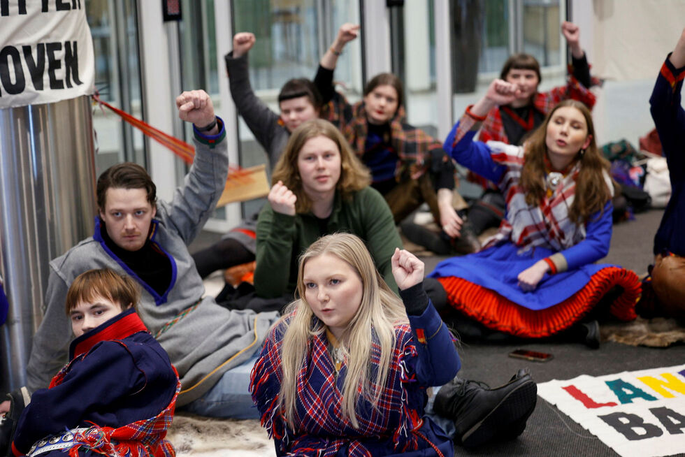 Fosen-demonstrasjonen 23. februar 2023 i Olje- og energidepartementet.
 Foto: Rasmus Madsen Berg