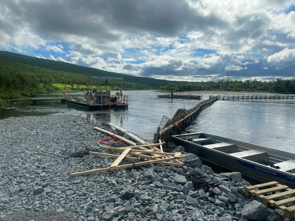 Fjorårets felle ble fiasko-erklært og krevd fjernet blant annet gjennom demonstrasjoner fra finsk side.
 Foto: Birgitte Wisur Olsen