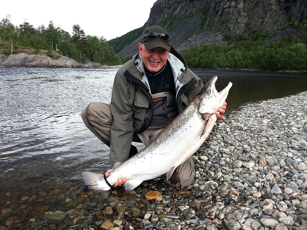 Geir Zakariassen i Alta mener det er absurd å bare skulle leke med laksen, og ikke fiske all den tid villaksen er en fantastisk matressurs.
 Foto: Privat