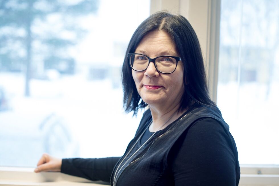 Rektor og billedkunstner Eva Aira er nødt til å finne flere elever for at kunstskolen skal ha en fremtid.
 Foto: Frøydis Falch Urbye