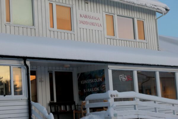 Må kutte all støtte