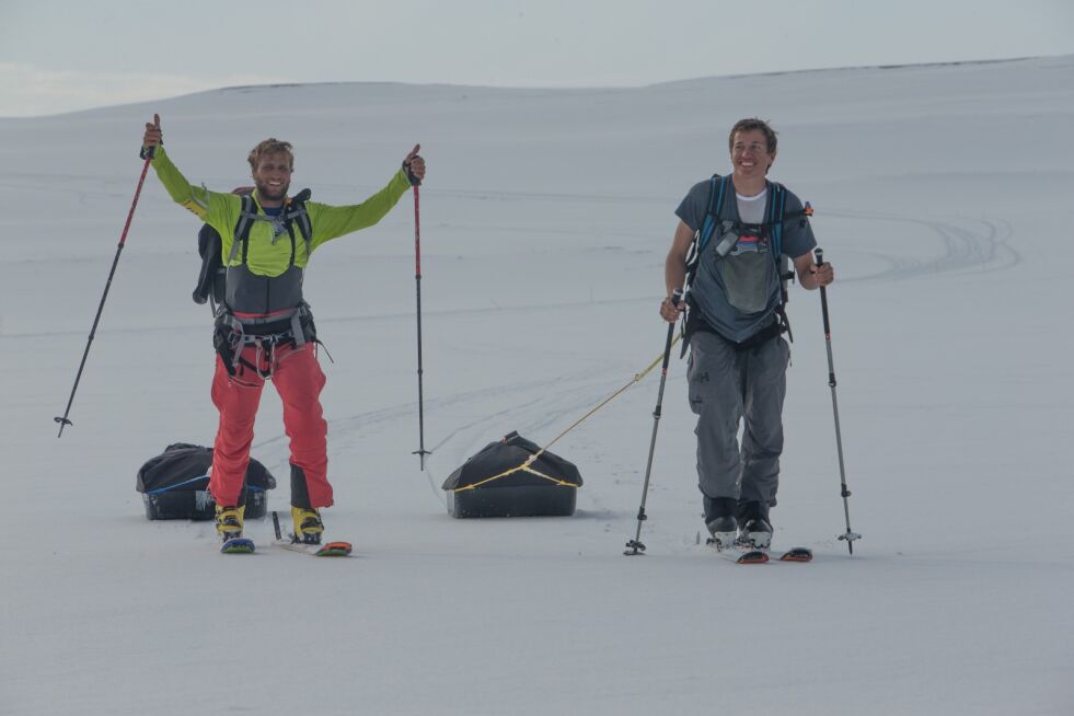 Dette bildet er betegnende for årets VAKE. – Vi har gått et halvmaraton på det siste strekket, forteller vinnerlaget og verdensmestere Windytv Alpyboys fra Tyskland/Sveits.
 Foto: Samuel Bay