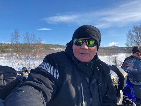 Svein vil ha hele folket i tale på tirsdag