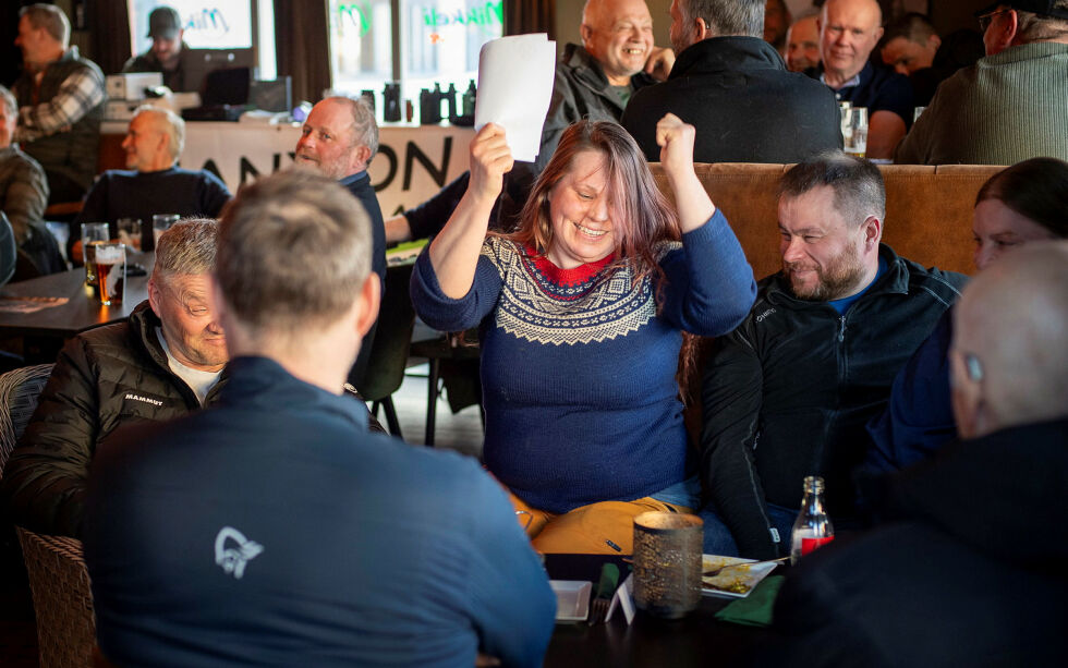 – Herregud, vi fikk jakt! Dette er jo drit gøy. Nå er høsten berga, utbryter en overlykkelig Kristine Jerijærvi til Ságat.
 Foto: Cecilie Bergan Stuedal