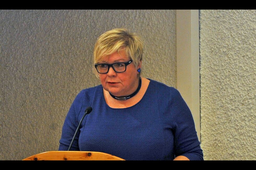 Tone Orvik Kollstrøm er glad for at både innseilingsled til kvartsittbruddet i Austertana og villaks-senter ved Tanabru er inne på statsbudsjettet.
 Foto: Erik Brenli