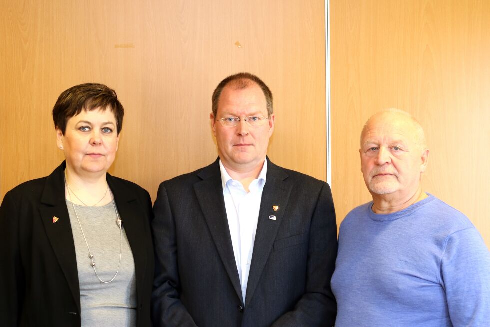 Tove Alstadsæter, Eilif Johannesen og Bjørnar Gjetmundsen i kommunestyret Høyre, savner skikkelige svar fra den politiske ledelsen i Sør-Varanger.
 Foto: Silje L. Kvammen