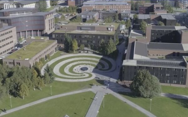 Universitetet svarer Enoksen