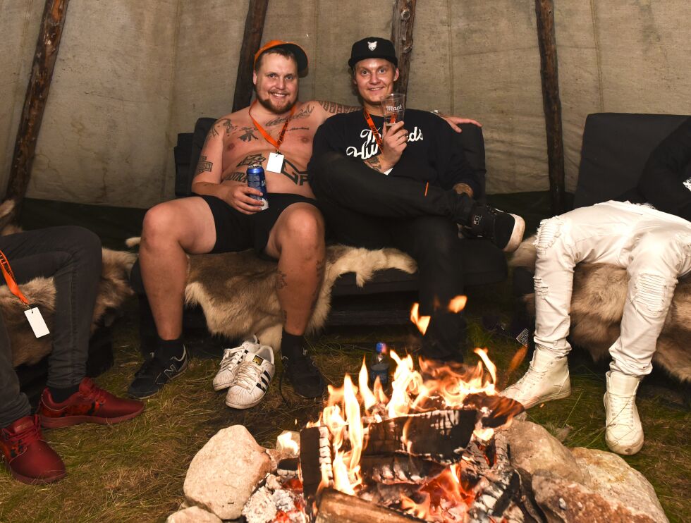 Stian Thorbjørnsen og Petter Bjørklund Kristiansen, bedre kjent som Staysman og Katastrofe, koset seg på Midnattsrocken og skryter hemningsløst av festivalen.
 Foto: Sigurd Schanke