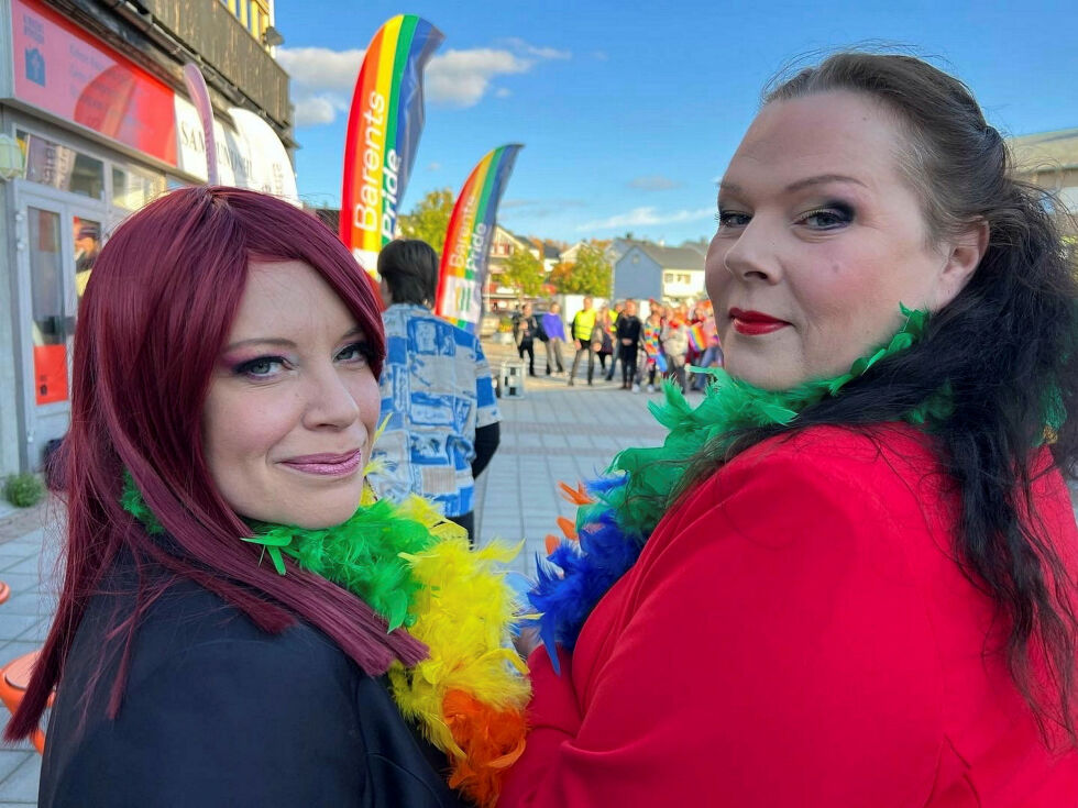 Marita Eriksen og Conny Michelle Vang fra aktivitetsgruppa Fri i Sør-Varanger, smiler fornøyd etter marsjen. Foto: Heidi Persdatter Greiner Haaker