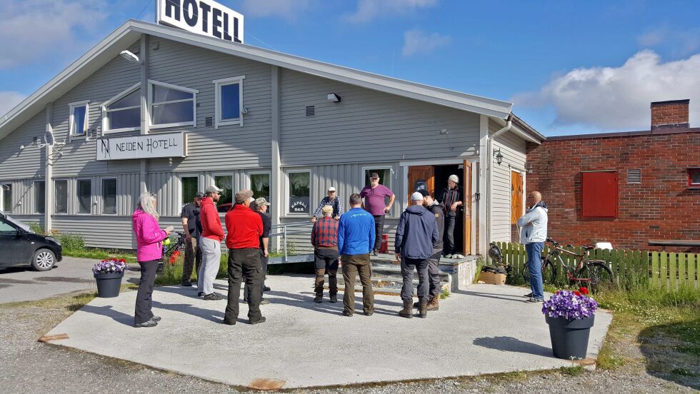 Klokka ni lørdag morgen blir beskjeden gitt. Årets fiskekonkurranse i Neidenelva er avlyst.
 Foto: Inge Arvola