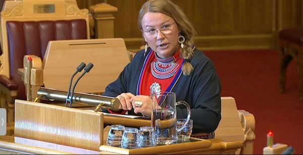 Det er som Vibeke Larsen sier, en fordel å sette seg inn i saken!
