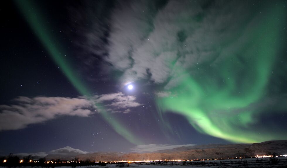 Nordlyset påvirker sensorer drevet av magnetisme i borekronene ved boring av oljebrønner. Dermed blir brønnboringen mer unøyaktig enn lenger sør.
 Foto: Lars Birger Persen