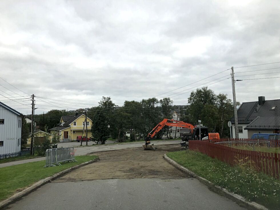 All overtid og flikking og asfaltering av dårlige gatepartier dekkes av driftsbudsjettet til teknisk etat, som her i krysset Roald Amundsens gate, Tellef Dahls gate og Chr. Ankers gate.
 Foto: Hallgeir Henriksen
