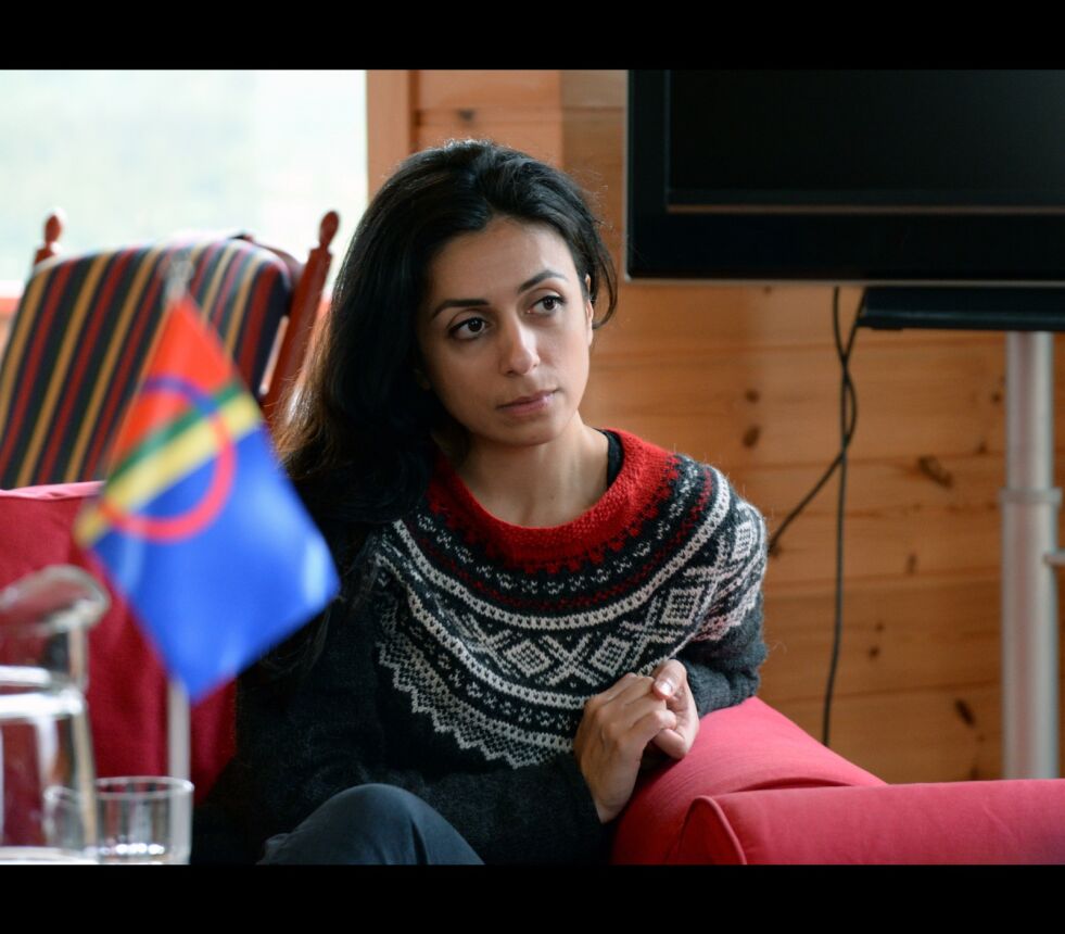 Hadia Tajik er nestleder og finanspolitisk talsperson for Arbeiderpartiet. Sammen med partileder Jonas Gahr Støre la hun idag fram partiets alternative statsbudsjett. Bildet er fra et tidligere besøk på Árran lulesamisk senter.
 Foto: Steinar Solaas