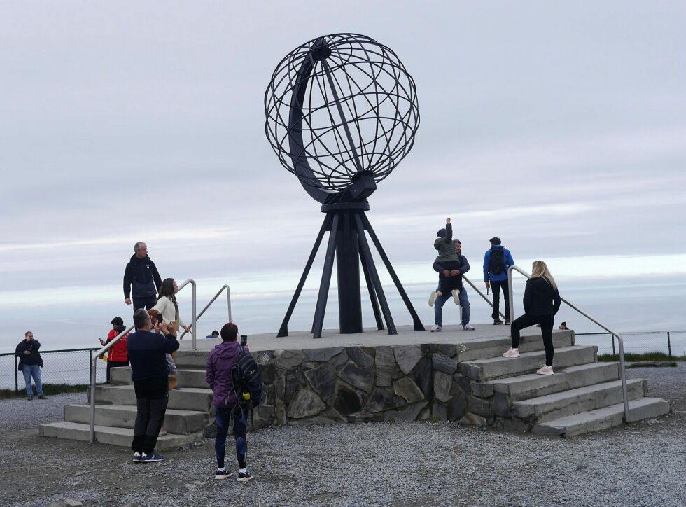 Regjeringsadvokat Henrik Vaaler advarte sterkt mot mulige konsekvenser dersom kjerneområdet på platået; der blant anet globusen ligger, gis status som innmark.
 Foto: Geir Johansen