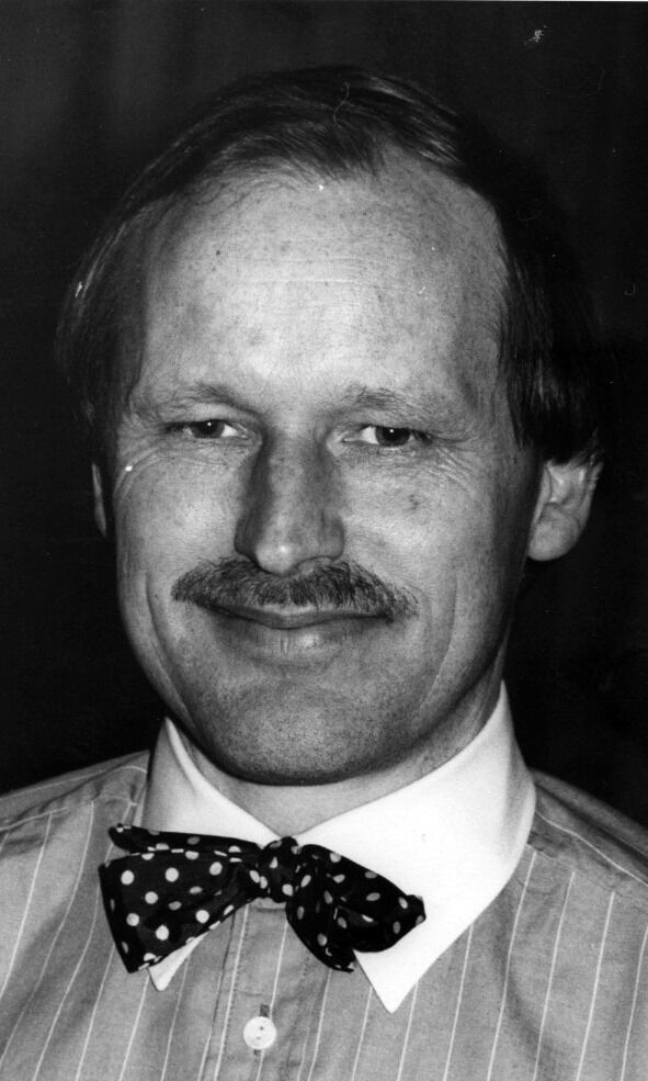 Per Fugelli døde 13. september i en alder av 73 etter å kjempet mot kreft siden 2009. Fugelli var en norsk lege og professor i sosialmedisin ved Universitetet i Oslo. Han var også en ivrig samfunnsdebattant. Porsangerfolket husker ham som en dyktig lege da han tjenestegjorde i kommunen på syttitallet.
 Foto: Arkivfoto