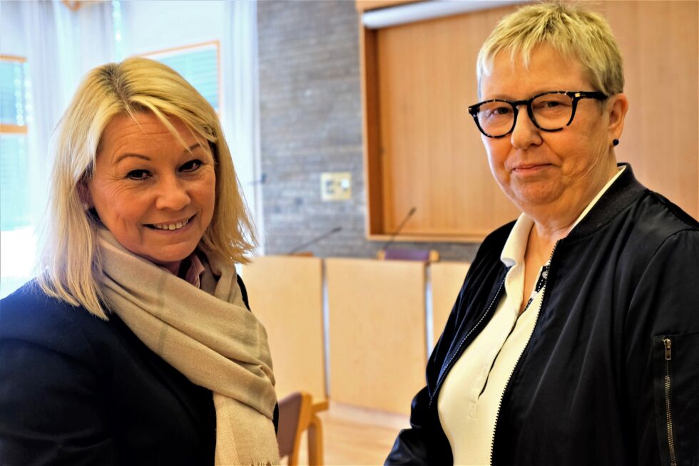 Wenche Pedersen ønsket statsråd Monica Mæland velkommen til Vadsø.
 Foto: Bjørn Hildonen