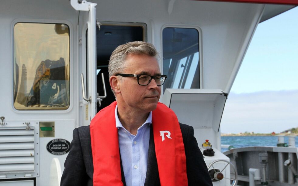 Fisk­eri- og sjø­mat­mi­nis­ter Odd Emil In­ge­brigt­sen har skjer­pet inn reg­le­ne knyt­tet til tur­ist­fiske.
Presse­foto: NFD