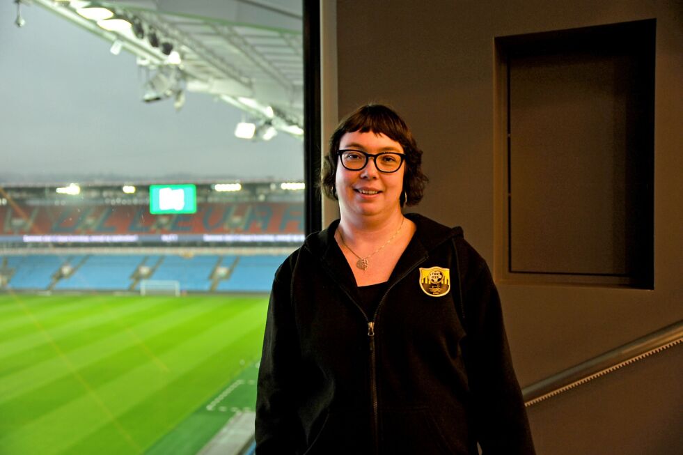 Anne Fløgstad Smeland med Ullevål i bakgrunnen. TBK-lederen var nominert til årets kvinnelige leder som en av tre fra hele landet, og var strålende fornøyd med det. Hun holdt også et foredrag om klubbhverdagen til egen klubb på lederseminar.
 Foto: Erik Brenli