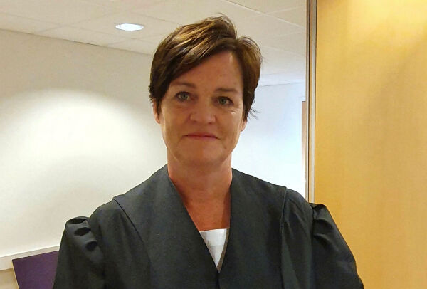 Bekrefter selvmord og refser media
