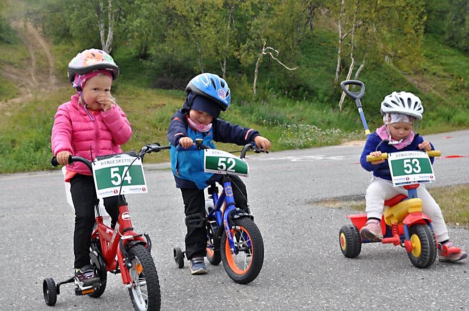 Bingesrittets barneløp «SeastinBá&#331;kku1 Mánát», har start ved Máze skole, som i fjor.
 Foto: Aslak Anders Skum