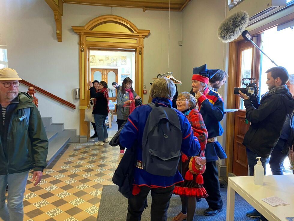 Denne måneden åpnet utstillingen «ČSV terra cognita» på Tromsø Kunstforening. – Dette er et kjent land for oss samer, sier kunstner Hans Ragnar Mathisen.
 Foto: Elin Wersland.