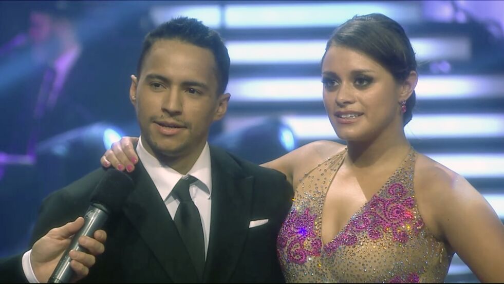 Jon Henrik Mario Fjällgren er ­vokalist, komponist, joiker, og reineier. Han kommer opprinnelig fra Colombia og er adoptert, bosatt i Mittådalens sameby i Herjedalen. Nå har han gått til topps i Let´s dance, sammen med Katja Elgelholm.
 Foto: Screenshot etter tillatelse fra tv4.se