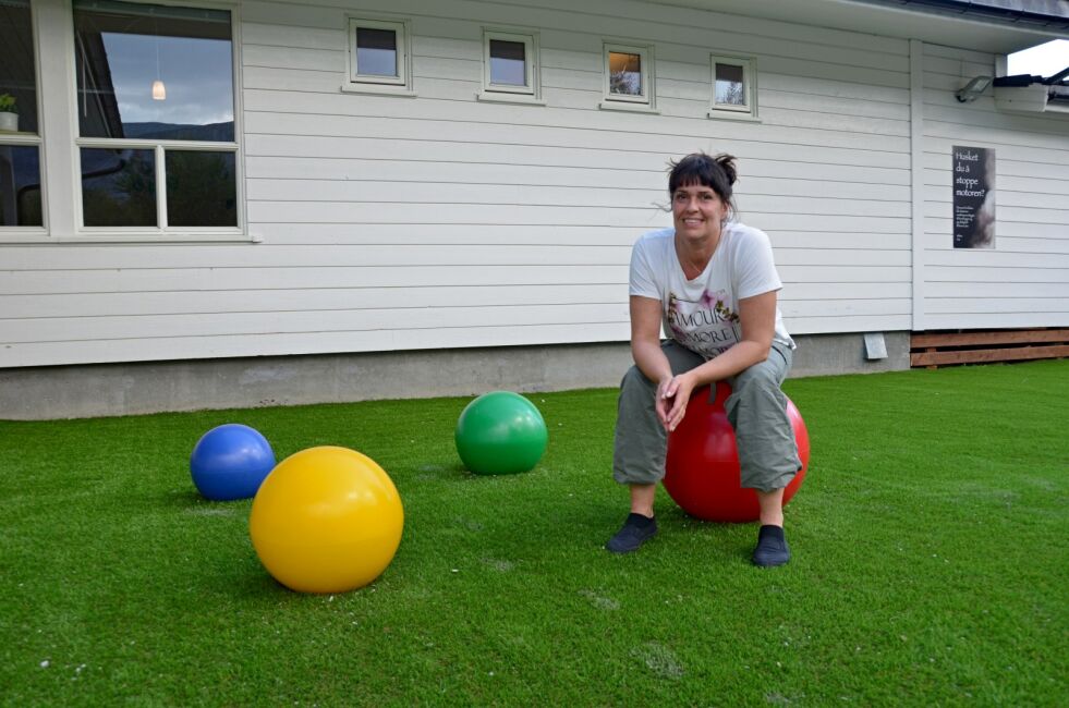 Leder i Bærtua barnehage, Mona Skanke sier til Ságat at de føler seg beæret over å få vise frem barnehagen til kronprinsen.
 Foto: Roger Albrigtsen