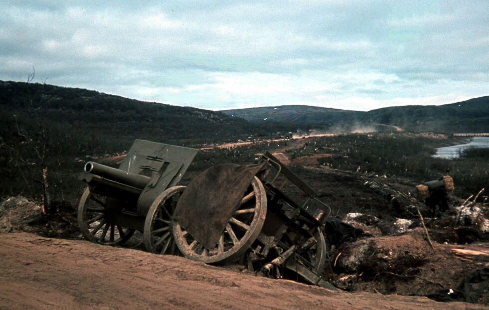 Et­ter­latt russ­isk ka­non ved Litzafronten.
 Foto:  Wil­li­am Hak­vaag Lofoten krigs­min­ne­mu­se­um